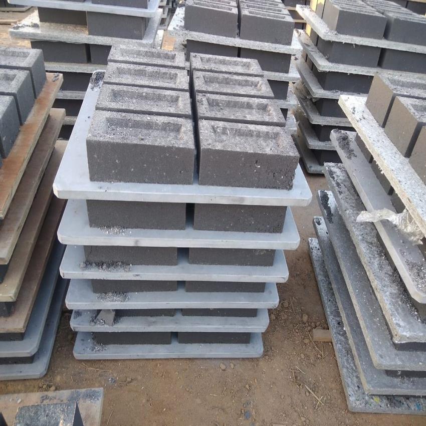 Engineering comparison of PAC Pallet structural integrity versus low-cost recycled plastic pallets.